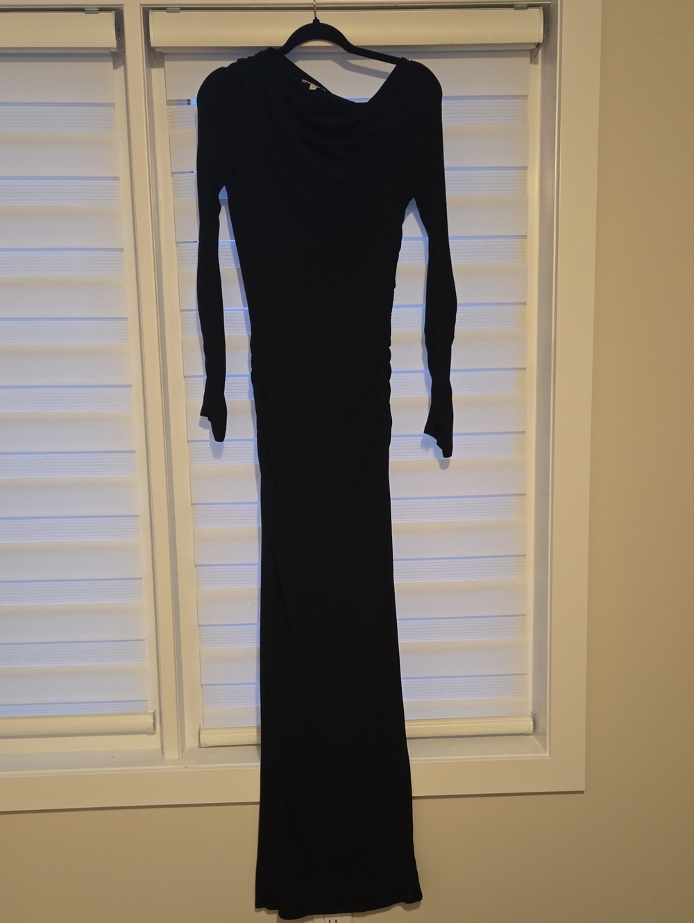 Sleek Black Long-Sleeve Maxi Dress